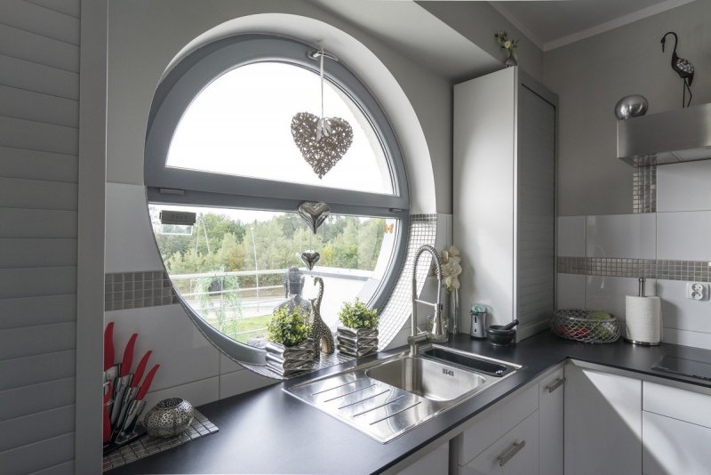 Nezvyčajné plastové okno